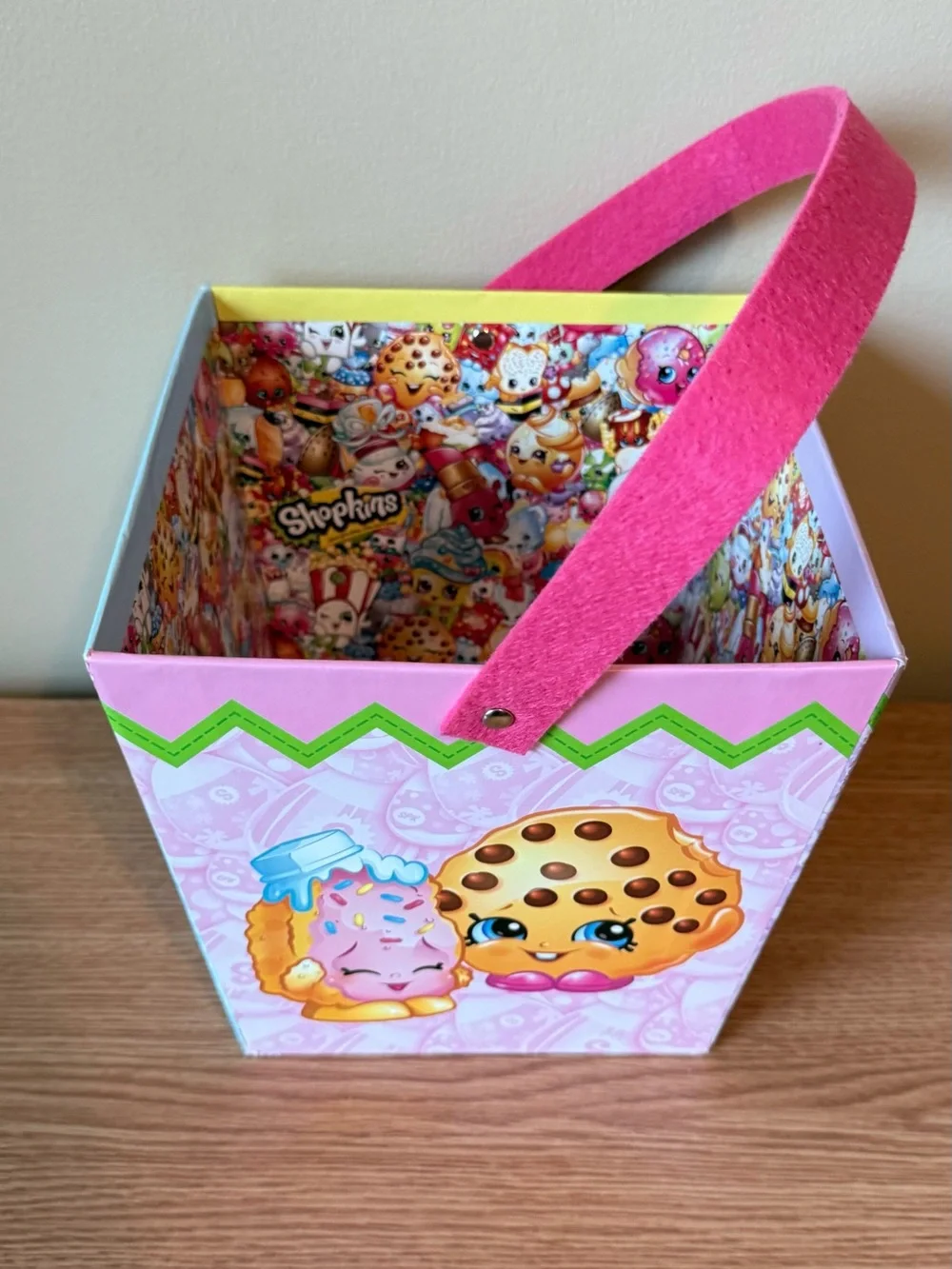 Shopkins Blue & Pink Handle Decorative Small Pet Basket